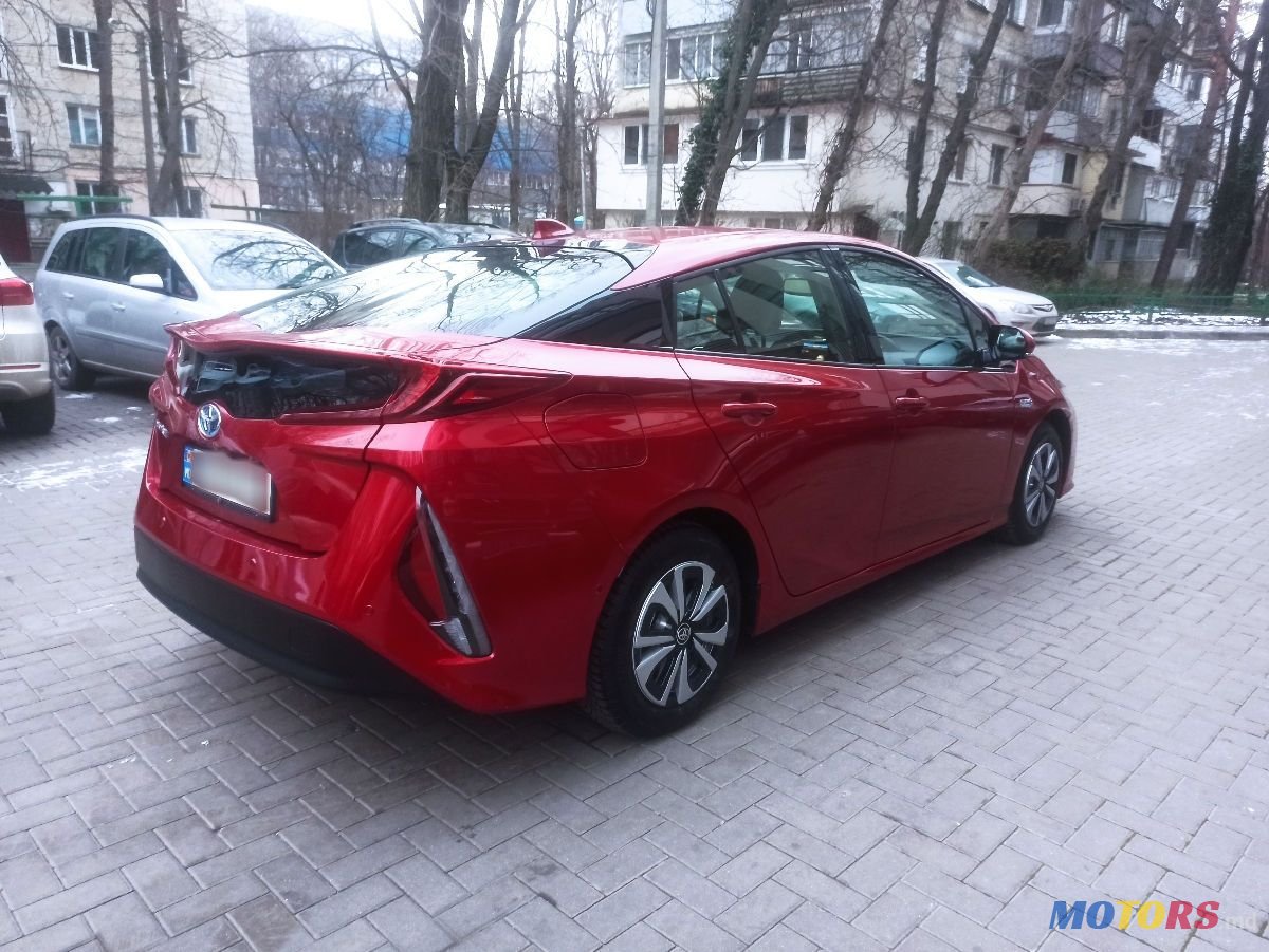 2019' Toyota Prius photo #2