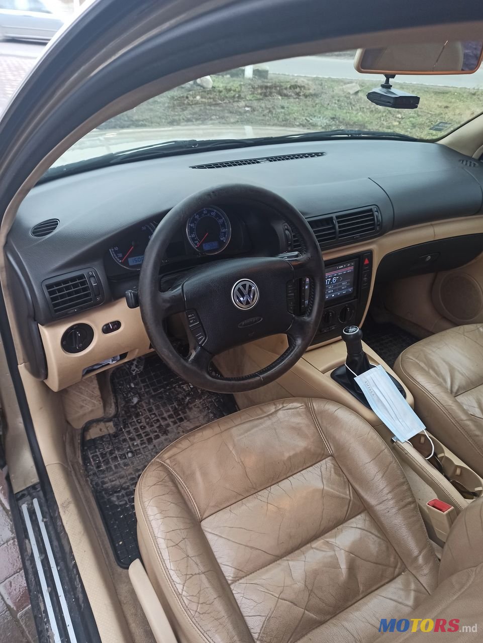 2002' Volkswagen Passat photo #5