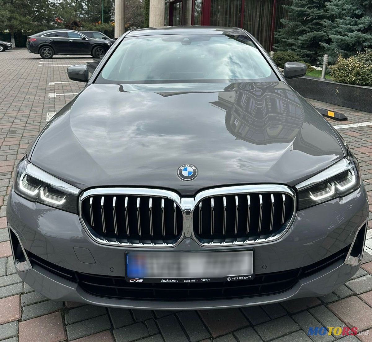 2021' BMW 5 Series photo #2