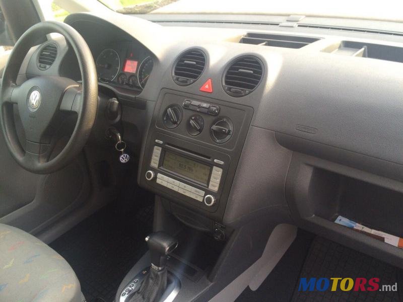 2009' Volkswagen Caddy photo #2