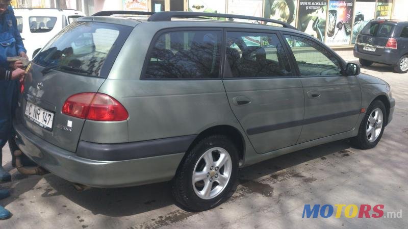 2001' Toyota Avensis photo #3