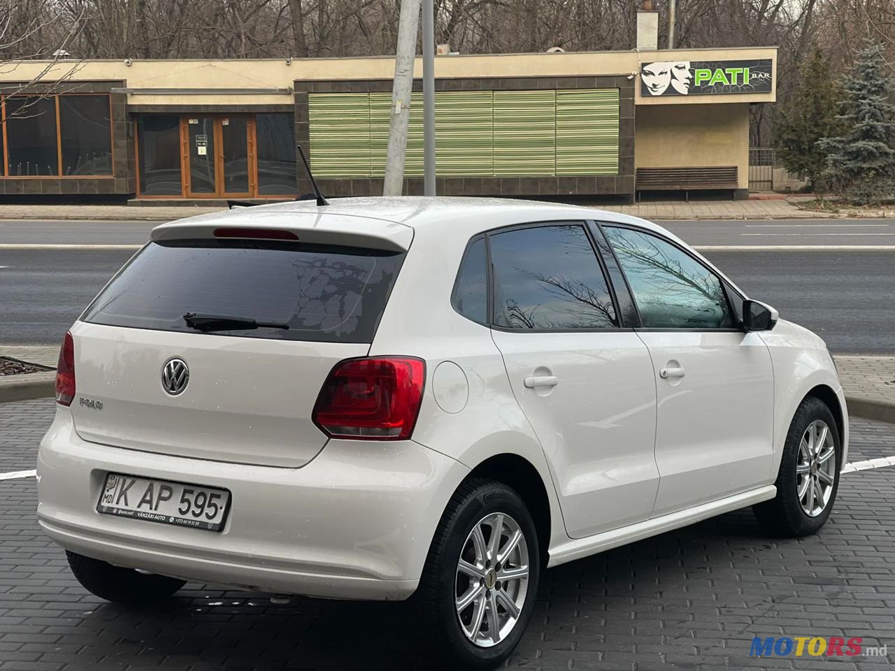 2010' Volkswagen Polo photo #4