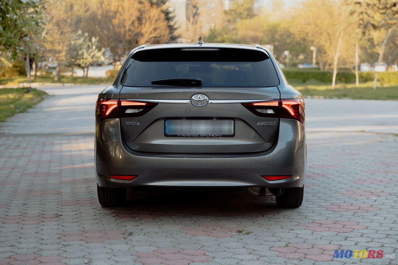 2016' Toyota Avensis photo #5