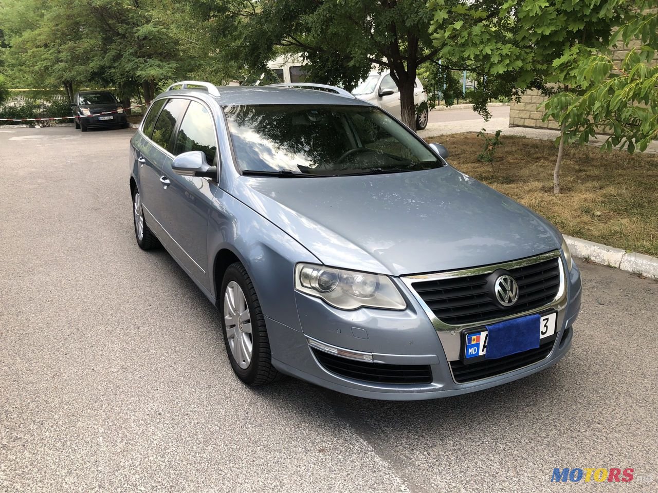 2010' Volkswagen Passat photo #3