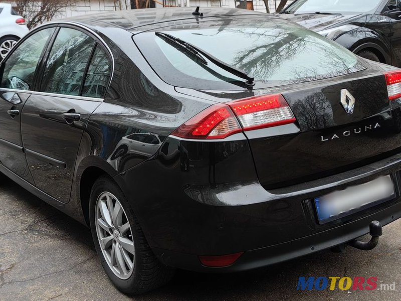 2011' Renault Laguna photo #2
