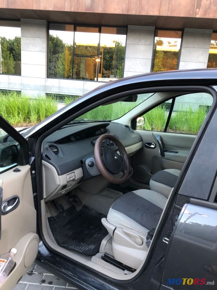 2005' Renault Grand Scenic photo #6