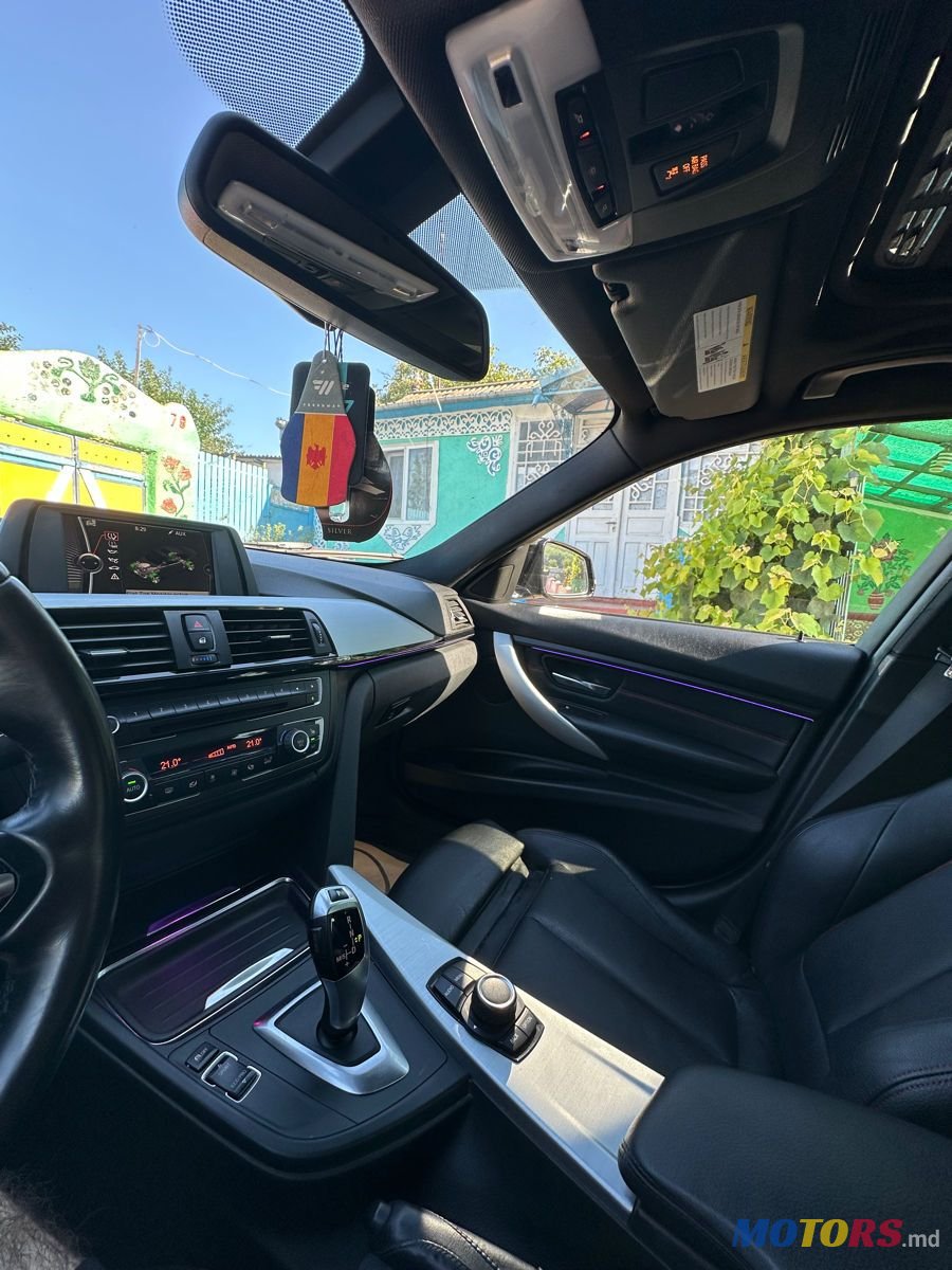 2013' BMW 3 Series photo #5