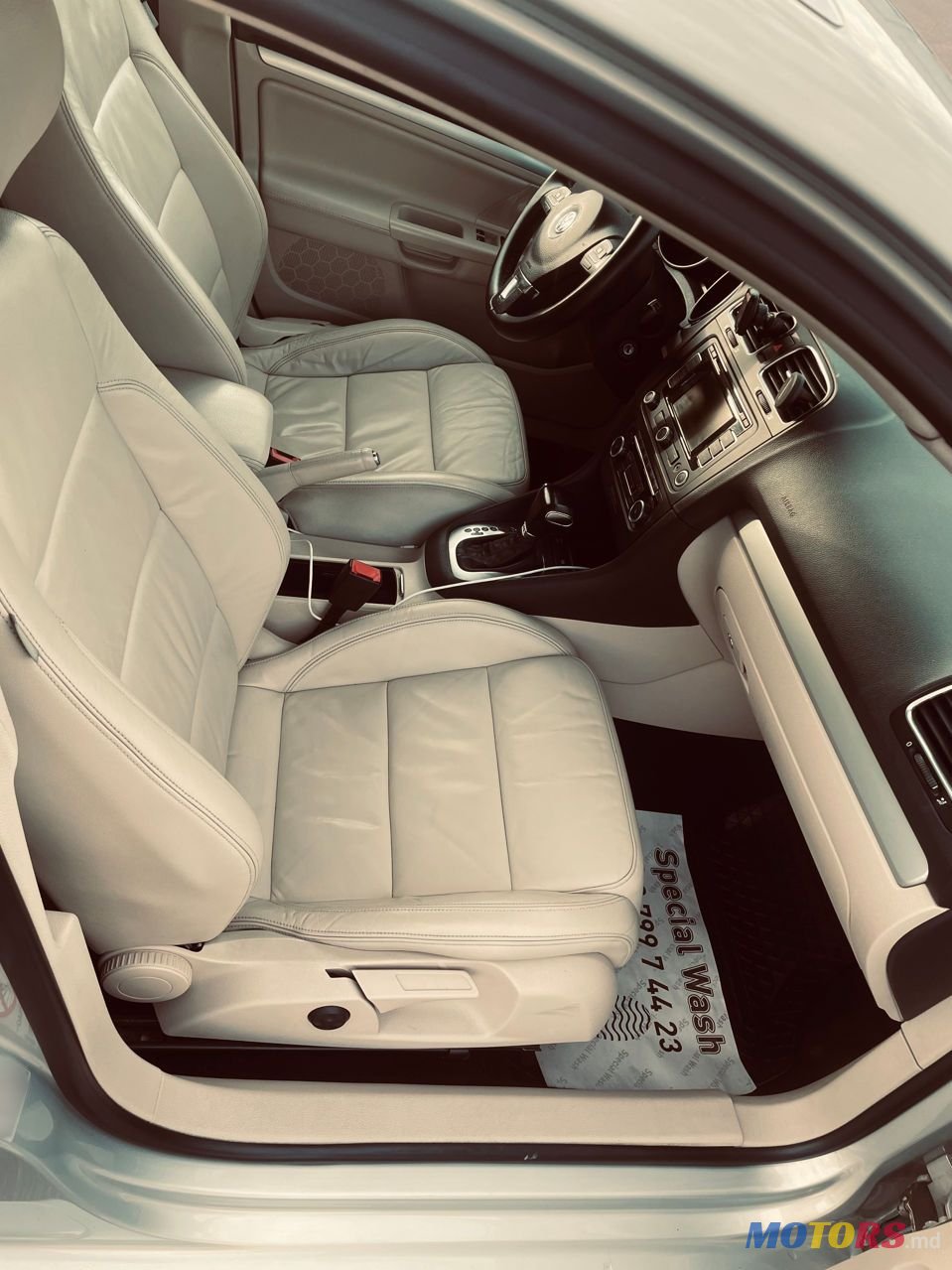 2009' Volkswagen Golf photo #5