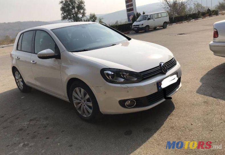 2010' Volkswagen Golf photo #1