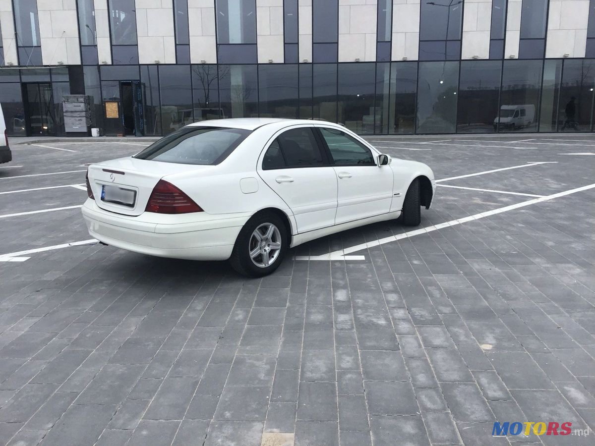 2004' Mercedes-Benz C-Class photo #1