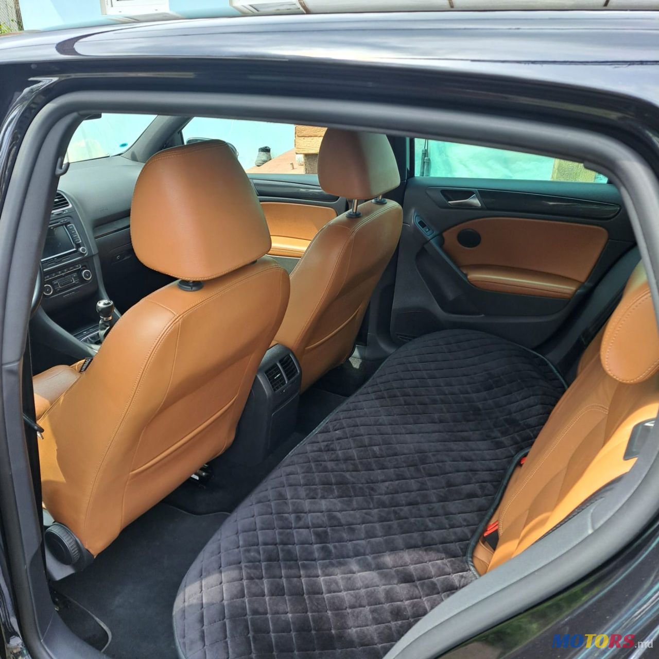 2011' Volkswagen Golf photo #5