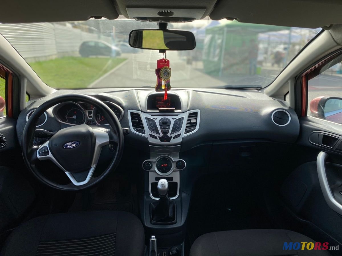 2009' Ford Fiesta photo #3