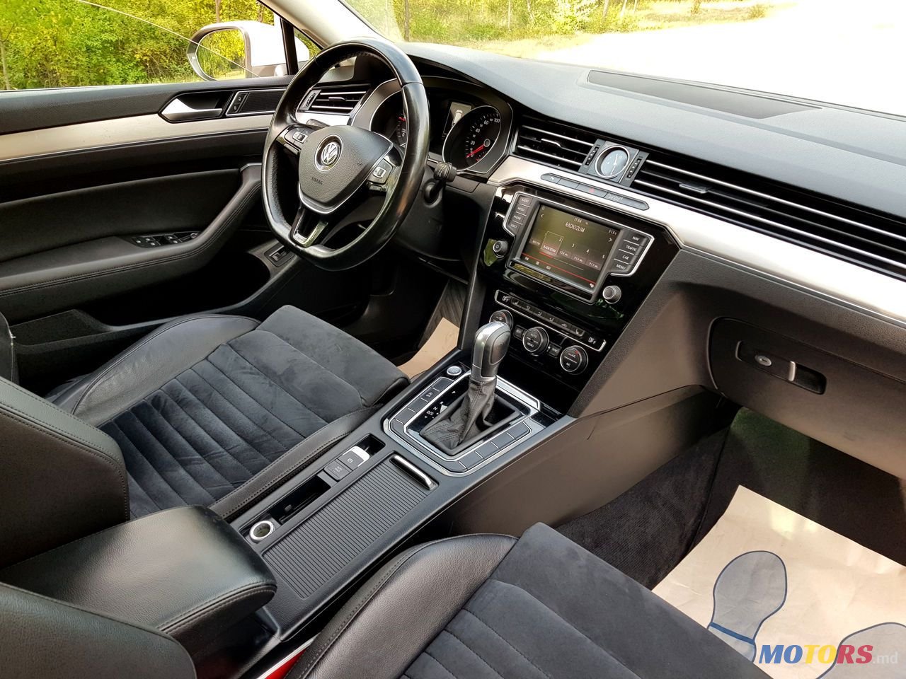 2015' Volkswagen Passat photo #1