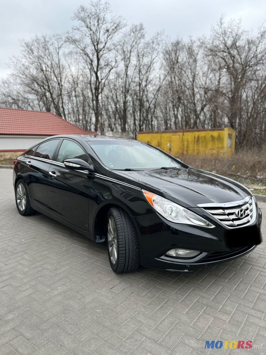 2012' Hyundai Sonata photo #3