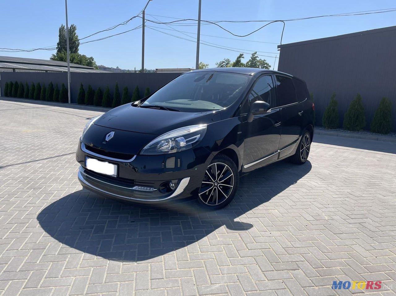 2012' Renault Grand Scenic photo #1