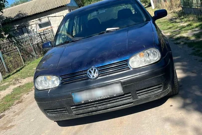 2002' Volkswagen Golf