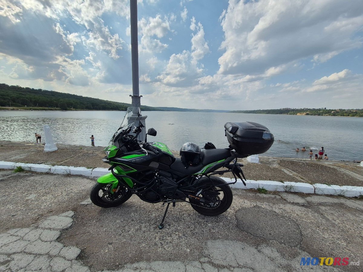 2022' Kawasaki Versys 650 photo #1
