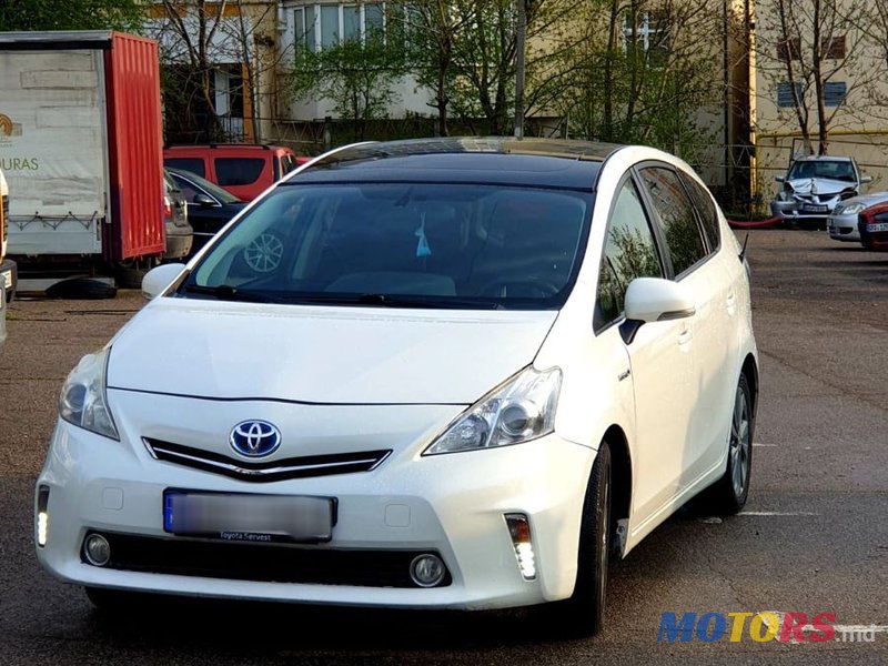 2012' Toyota Prius + photo #2