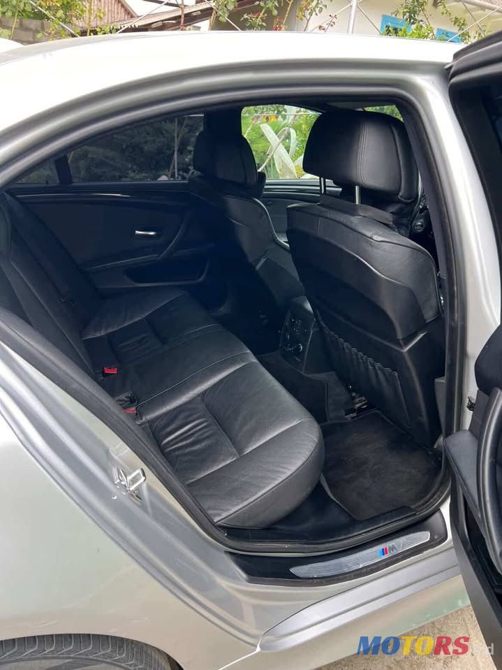 2009' BMW 5 Series photo #5