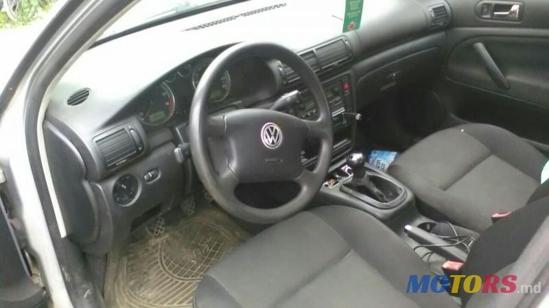 2006' Volkswagen Passat photo #4