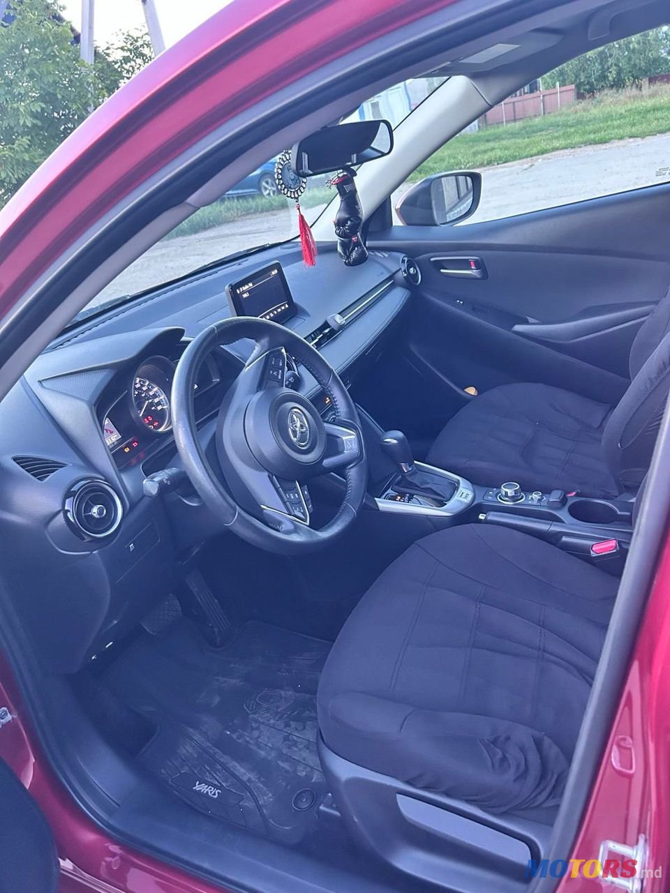 2020' Toyota Yaris photo #2