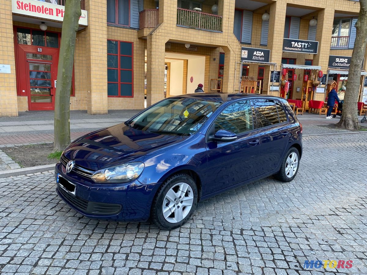 2010' Volkswagen Golf photo #1