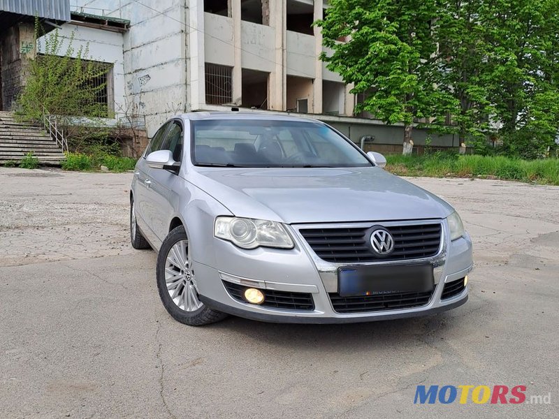 2009' Volkswagen Passat photo #2