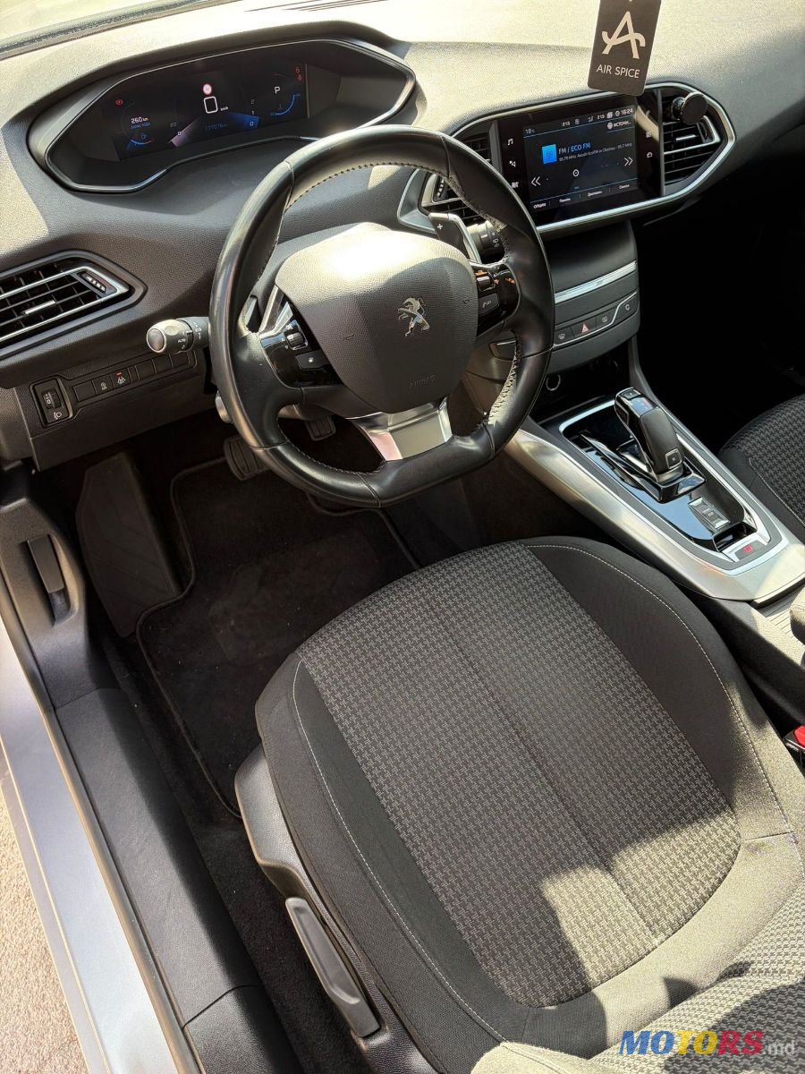 2020' Peugeot 308 photo #5