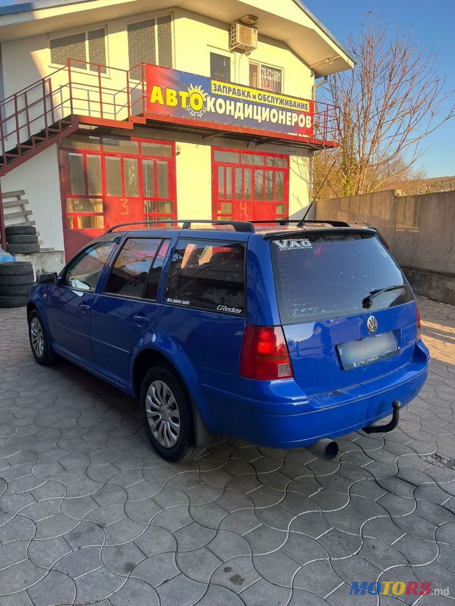 2002' Volkswagen Golf photo #5