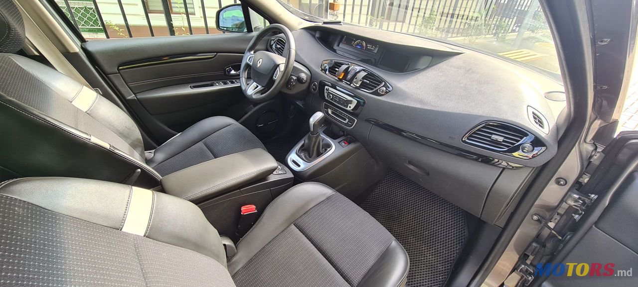 2012' Renault Scenic photo #6