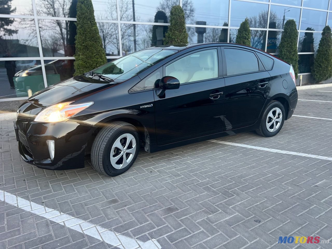 2014' Toyota Prius photo #3