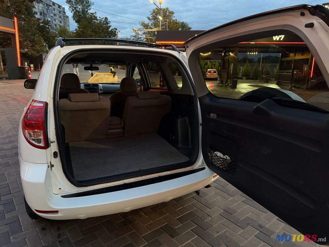 2006' Toyota RAV4 photo #4