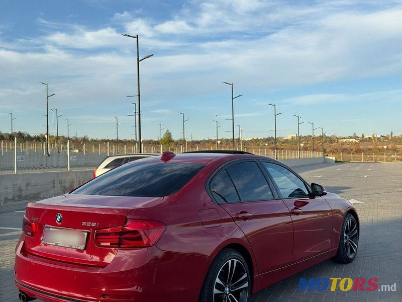 2015' BMW 3 Series photo #5