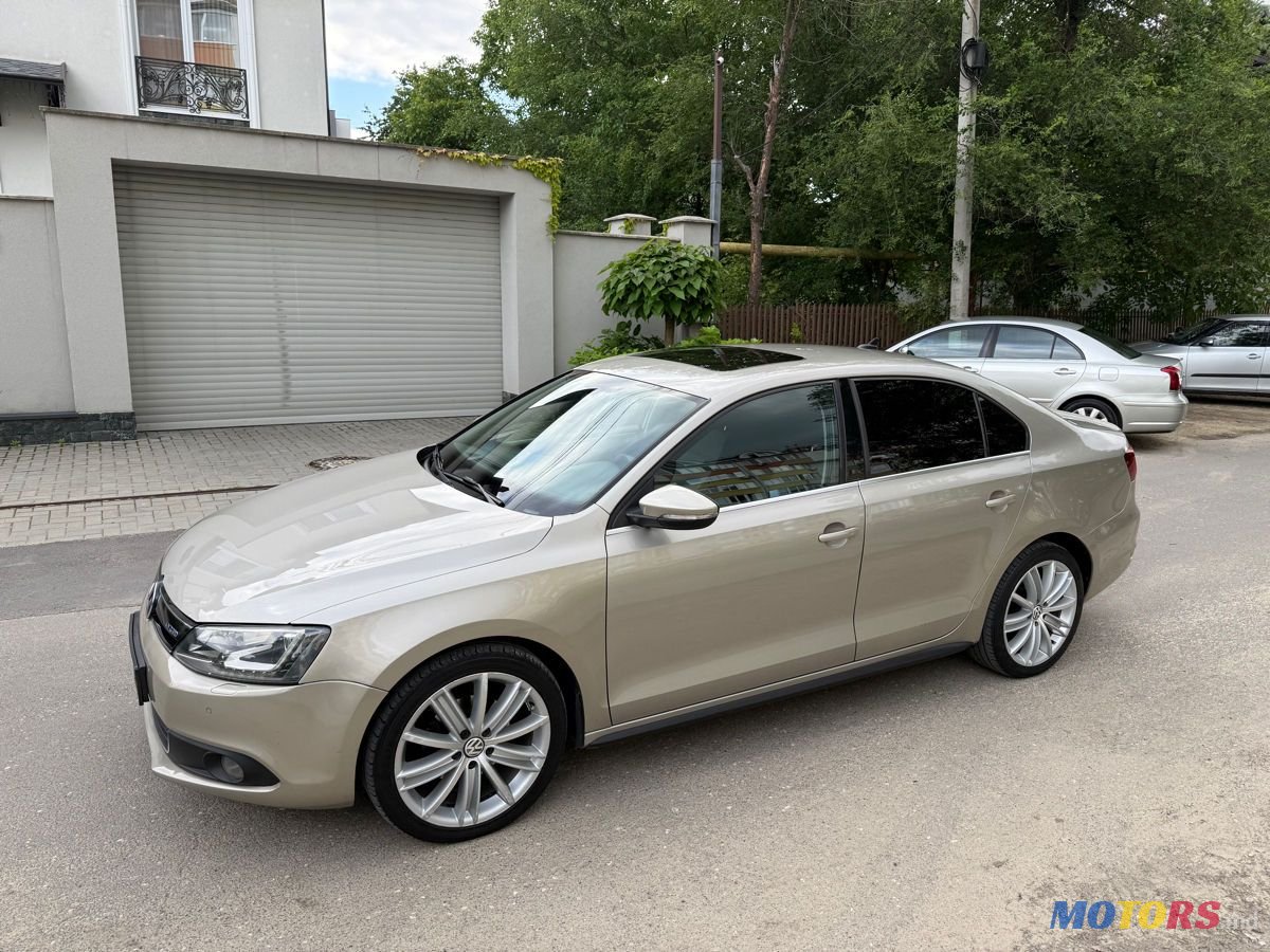 2014' Volkswagen Jetta photo #2