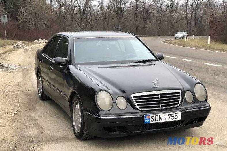 2001' Mercedes-Benz E photo #1