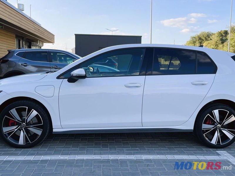 2021' Volkswagen Golf photo #3