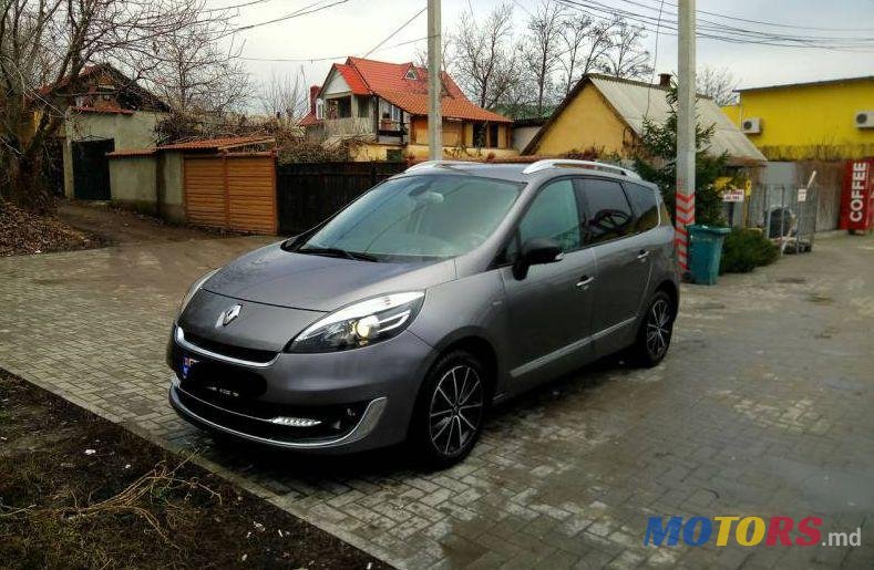 2013' Renault Grand Scenic photo #2