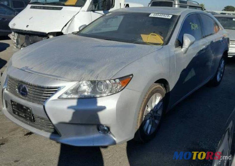 2014' Lexus ES photo #2