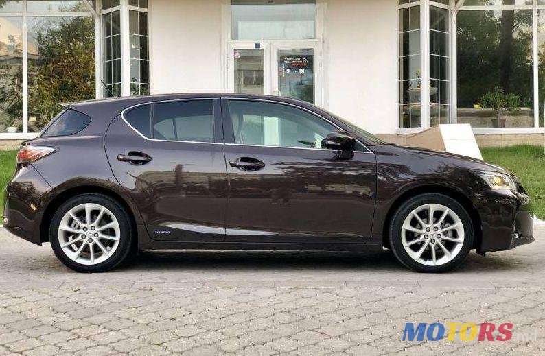 2011' Lexus CT photo #1