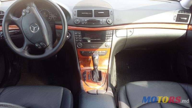 2006' Mercedes-Benz E-Class photo #3
