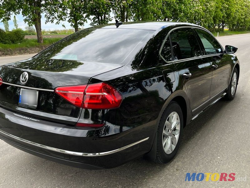 2016' Volkswagen Passat photo #4