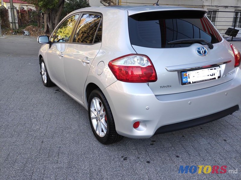 2011' Toyota Auris photo #4