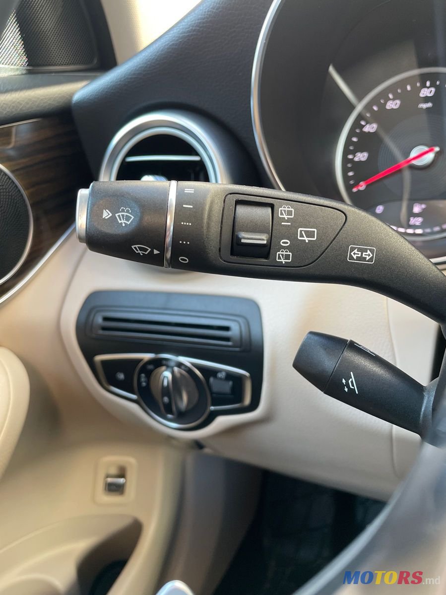 2020' Mercedes-Benz GLC photo #6