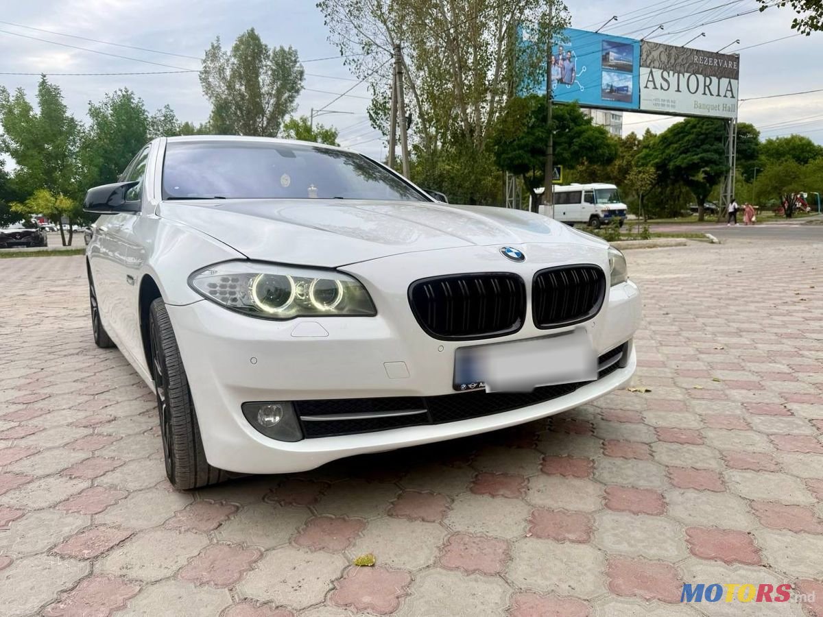 2013' BMW 5 Series photo #2