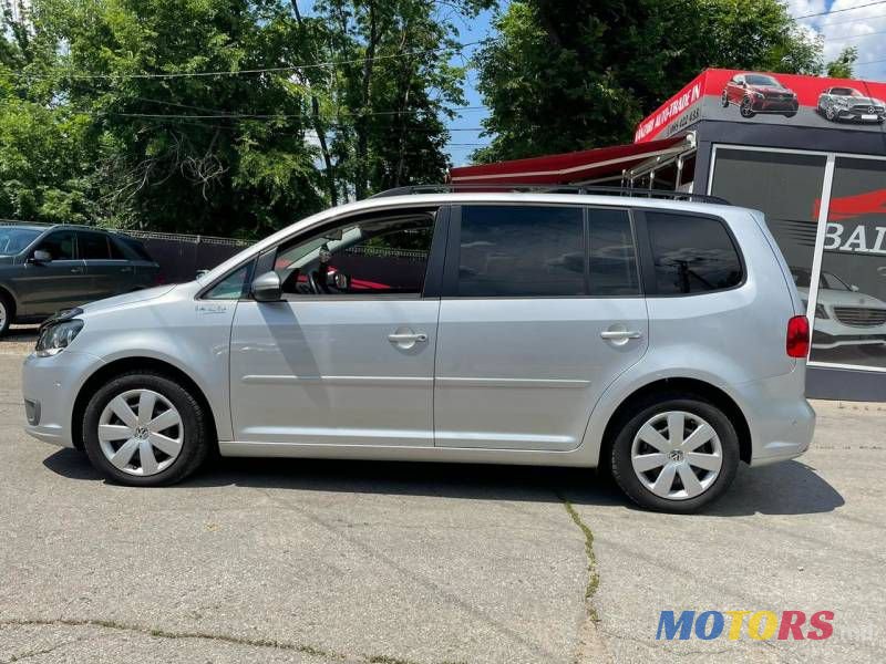 2010' Volkswagen Touran photo #4