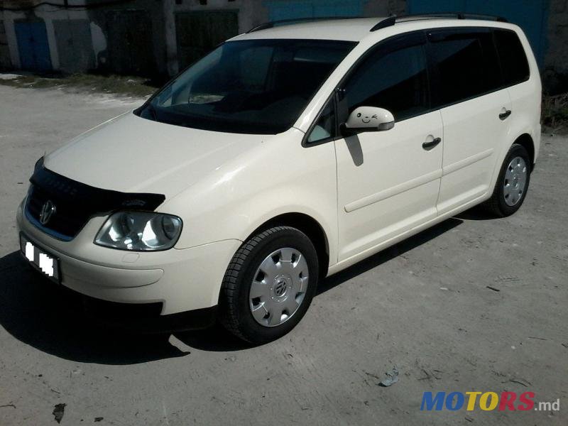 2006' Volkswagen Touran photo #1