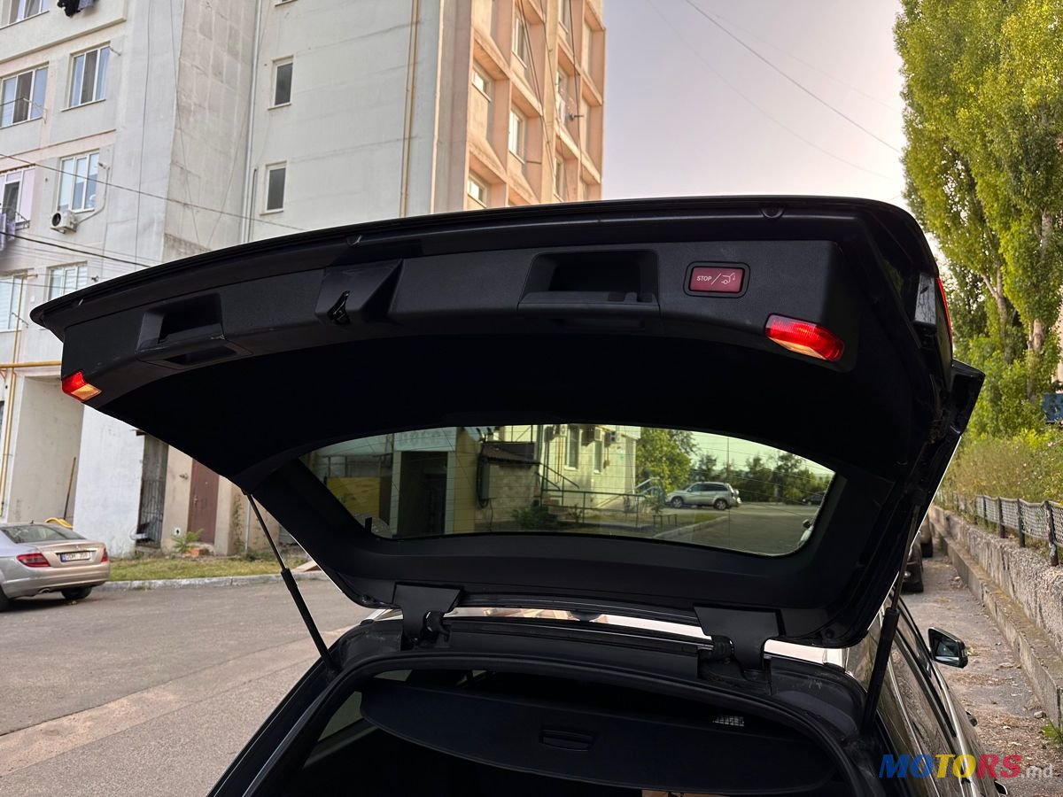 2014' Mercedes-Benz E-Class Wagon photo #3