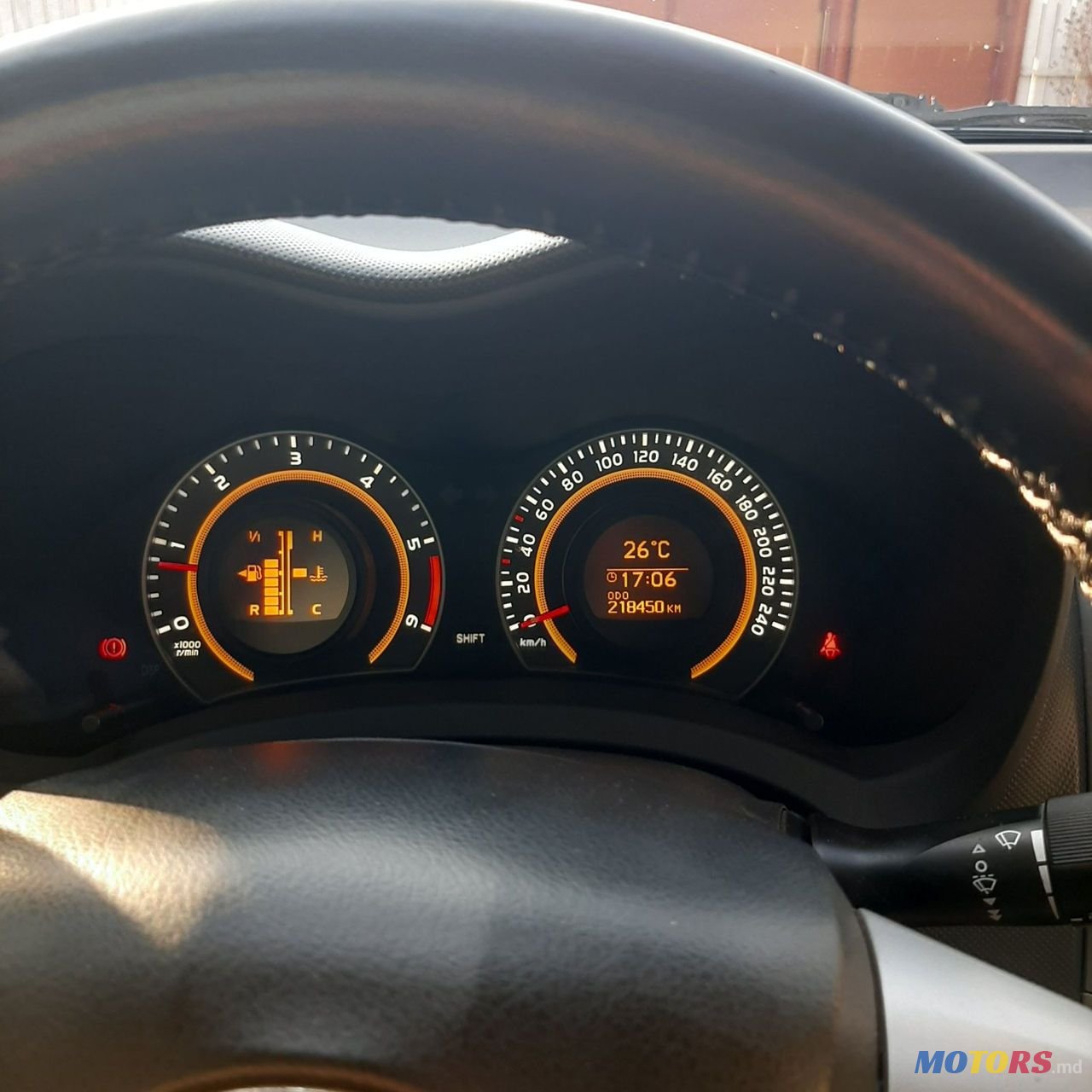 2011' Toyota Auris photo #3