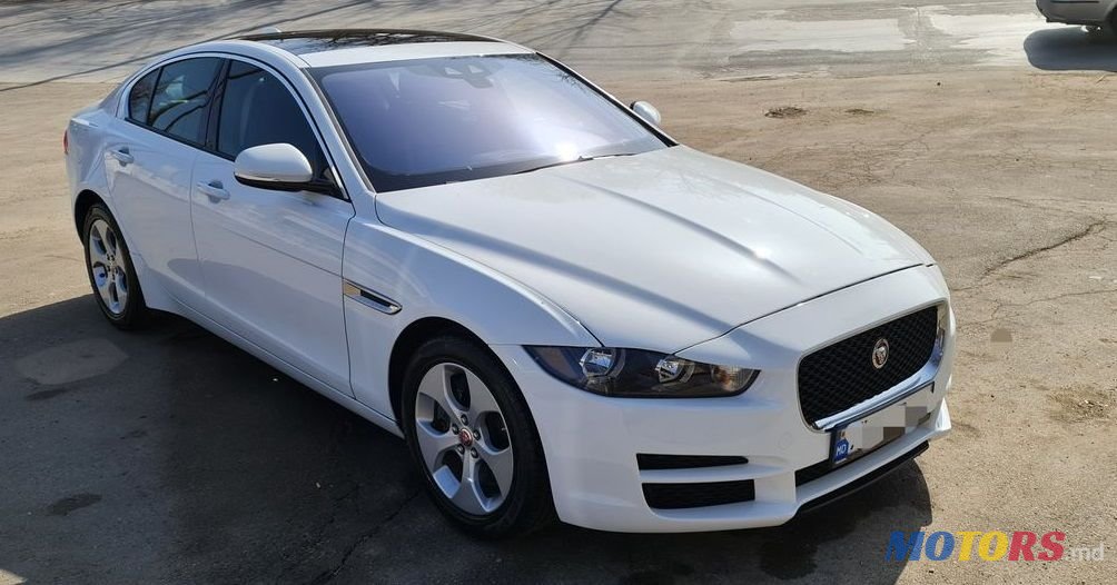 2017' Jaguar Xe photo #1