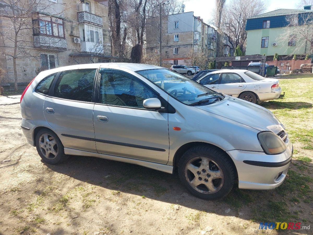 2000' Nissan Almera Tino photo #3